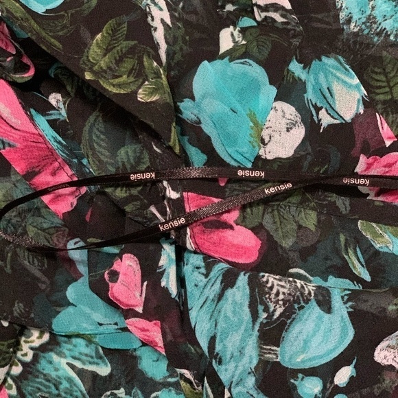 Kenzie sheer black floral top 🌵 4/$25 - Picture 3 of 4